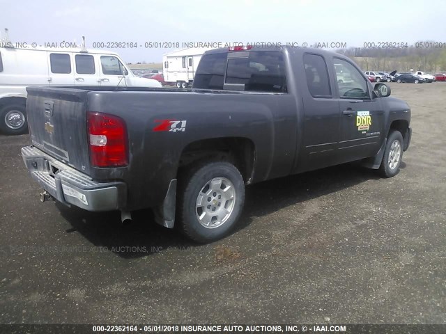 1GCRKSE38BZ324361 - 2011 CHEVROLET SILVERADO K1500 LT GRAY photo 4