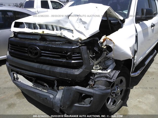 5TFTY5F16EX008413 - 2014 TOYOTA TUNDRA DOUBLE CAB SR/SR5 WHITE photo 6
