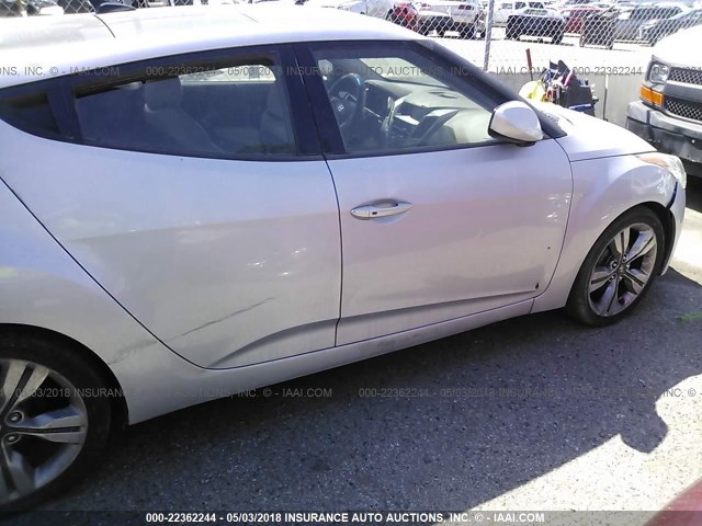 KMHTC6AD2CU067104 - 2012 HYUNDAI VELOSTER SILVER photo 6