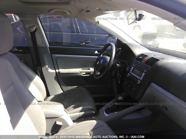 3VWRA71KX9M050327 - 2009 VOLKSWAGEN JETTA WOLFSBURG 银色 照片 5