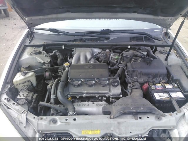 4T1BF32K52U528115 - 2002 TOYOTA CAMRY LE/XLE/SE ვერცხლისფერი ფოტო 10