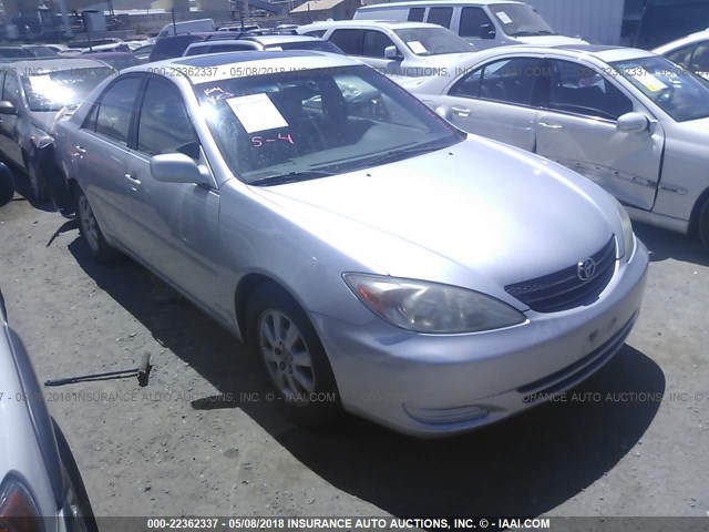 4T1BF30K62U506482 - 2002 TOYOTA CAMRY LE/XLE/SE SILVER photo 1