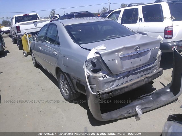 4T1BF30K62U506482 - 2002 TOYOTA CAMRY LE/XLE/SE SILVER photo 3