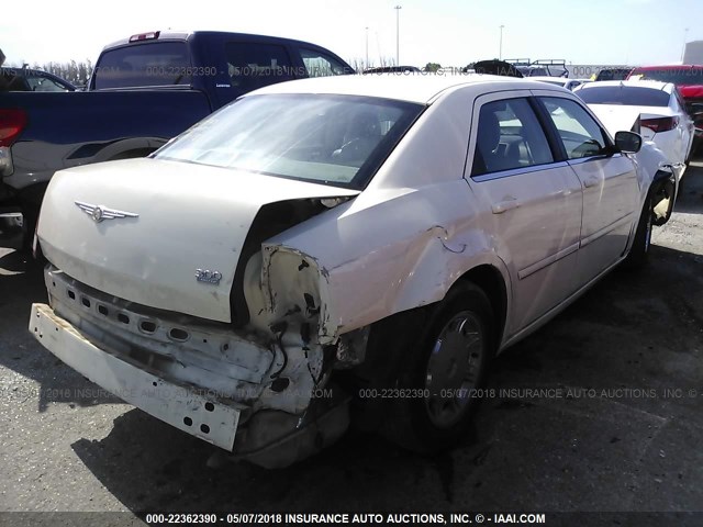 2C3AA53G35H609582 - 2005 CHRYSLER 300 TOURING CREAM photo 4