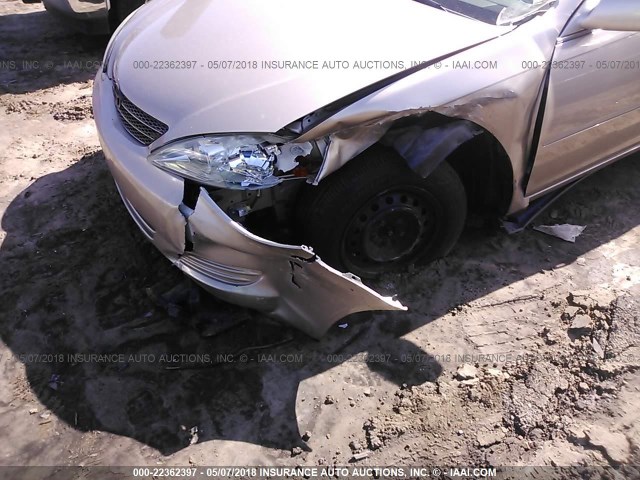 4T1BE32K22U080175 - 2002 TOYOTA CAMRY LE/XLE/SE თაფლისფერი ფოტო 6