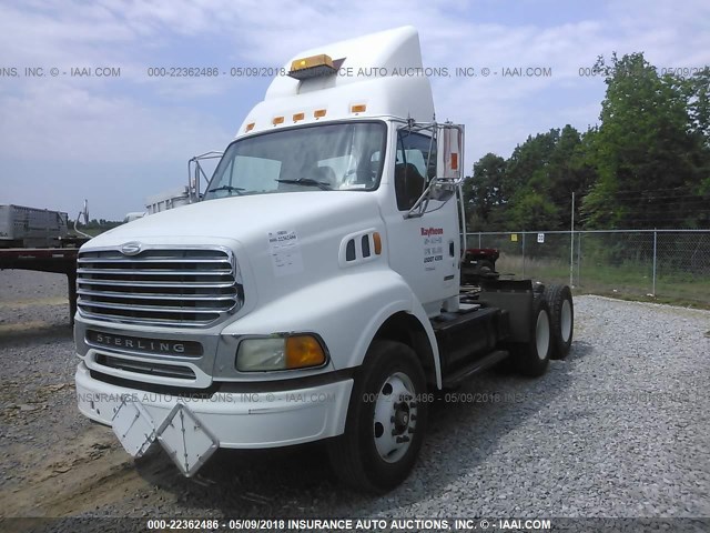 2FWJA3AS82AK15491 - 2002 STERLING TRUCK AT9500 9500 WHITE photo 2