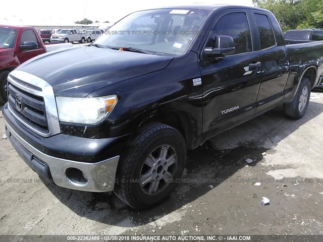 5TFRM5F14AX003999 - 2010 TOYOTA TUNDRA DOUBLE CAB SR5 BLACK photo 2