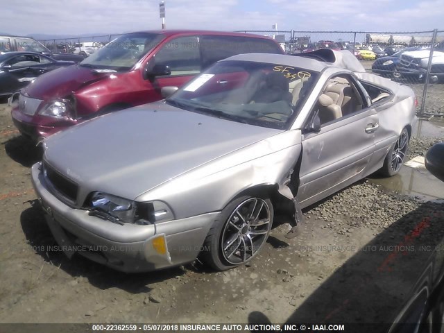 YV1NK53D72J031717 - 2002 VOLVO C70 SILVER photo 2