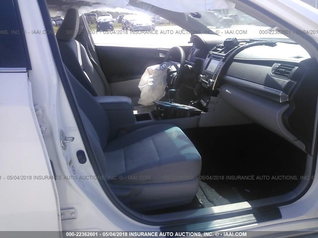 4T1BF1FK7EU779592 - 2014 TOYOTA CAMRY L/SE/LE/XLE 白色 照片 5