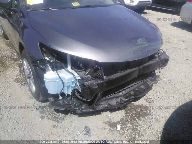 4T1BF1FK0HU439382 - 2017 TOYOTA CAMRY LE/XLE/SE/XSE GRAY photo 6