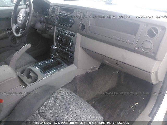 1J8HG48K77C546436 - 2007 JEEP COMMANDER WHITE photo 5