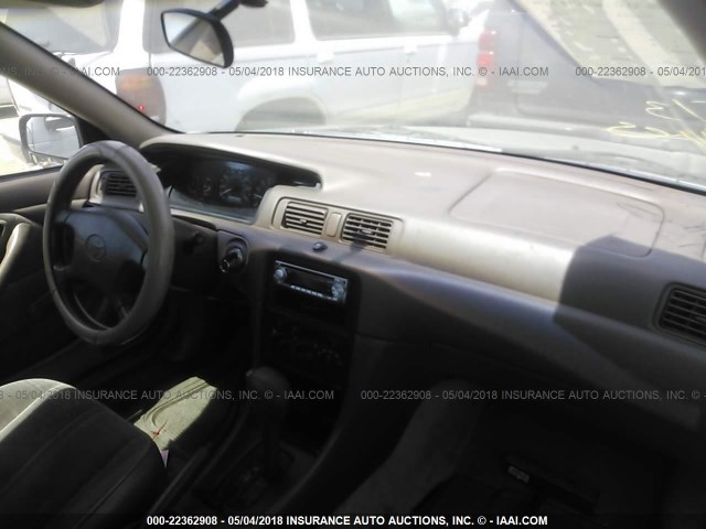 4T1BG22K7VU014522 - 1997 TOYOTA CAMRY CE/LE/XLE 绿色 照片 5