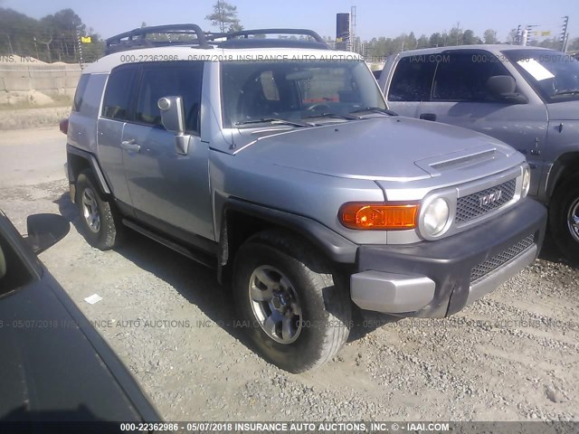 JTEBU11F770045397 - 2007 TOYOTA FJ CRUISER SILVER photo 1