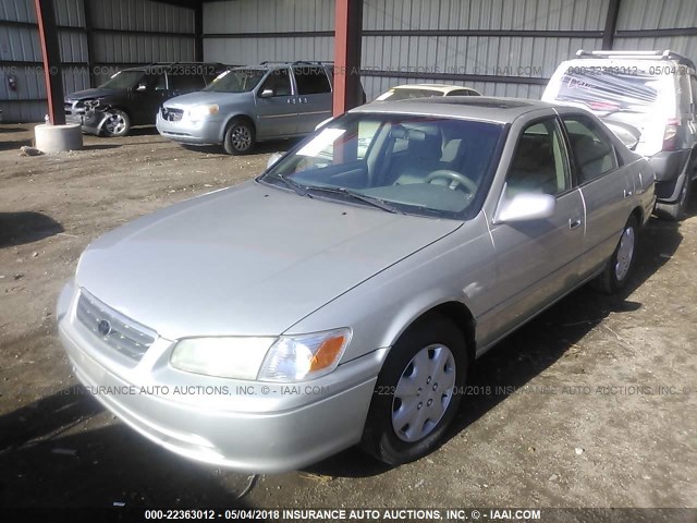 JT2BG22K010595814 - 2001 TOYOTA CAMRY CE/LE/XLE 银色 照片 2