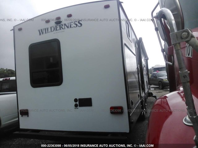 5SFNB3223JE358016 - 2018 HEARTLAND WILDERNESS  白色 照片 4