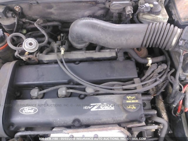 1FAFP38332W181204 - 2002 FORD FOCUS ZTS WHITE photo 10