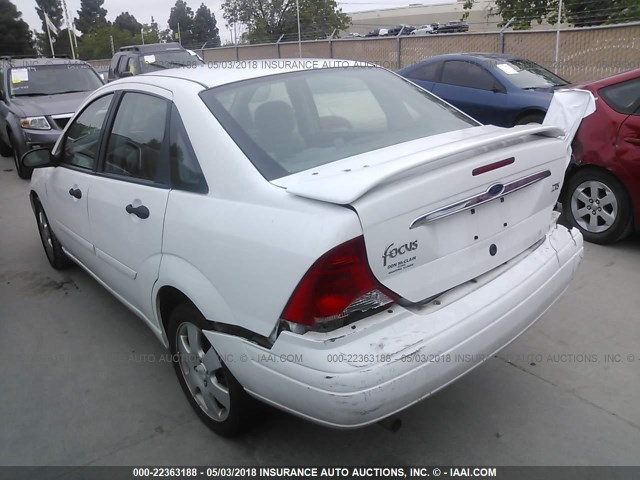 1FAFP38332W181204 - 2002 FORD FOCUS ZTS WHITE photo 3