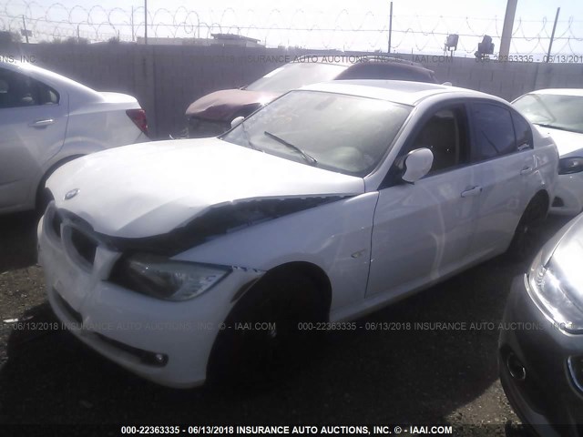WBAPH5C59BA446430 - 2011 BMW 328 I SULEV WHITE photo 2