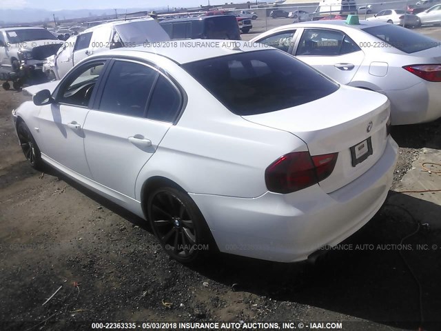 WBAPH5C59BA446430 - 2011 BMW 328 I SULEV WHITE photo 3