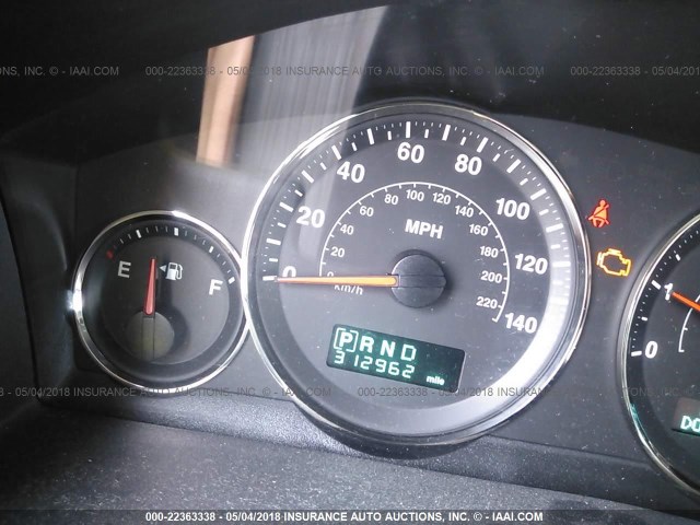 1J8HG48KX6C231662 - 2006 JEEP COMMANDER BLACK photo 7