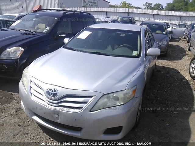 4T1BF3EK2BU213302 - 2011 TOYOTA CAMRY SE/LE/XLE SILVER photo 6