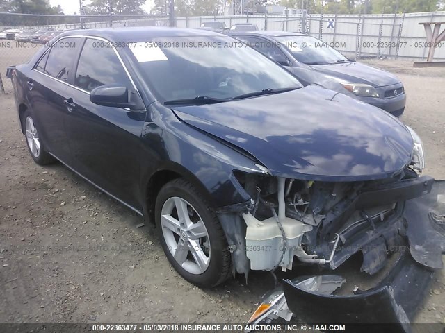4T1BF1FK0EU315186 - 2014 TOYOTA CAMRY L/SE/LE/XLE შავი ფოტო 1