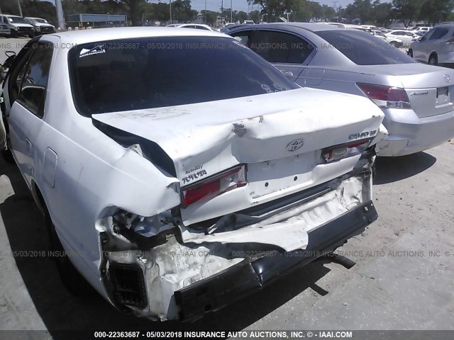 4T1BG22K7WU856990 - 1998 TOYOTA CAMRY CE/LE/XLE 白色 照片 6