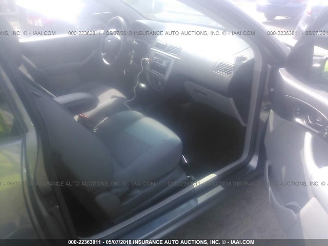 1FAHP31N27W339558 - 2007 FORD FOCUS ZX3/S/SE/SES GRAY photo 5