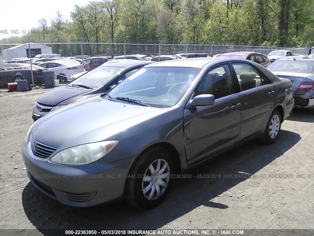 4T1BE32K06U703279 - 2006 TOYOTA CAMRY LE/XLE/SE GRAY photo 2