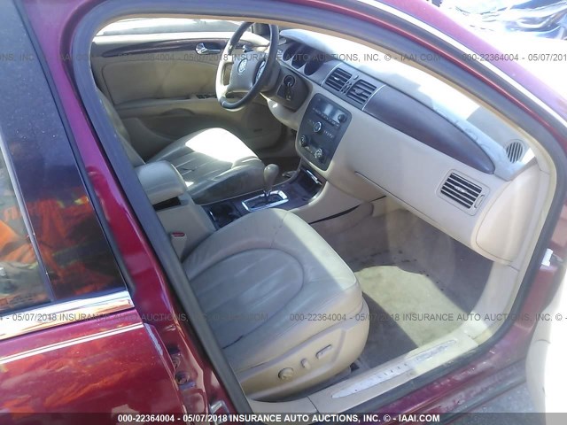 1G4HE57Y26U137435 - 2006 BUICK LUCERNE CXS RED photo 5