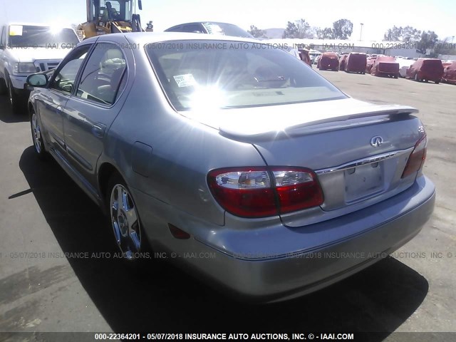 JNKCA31A3YT122203 - 2000 INFINITI I30 SILVER photo 3