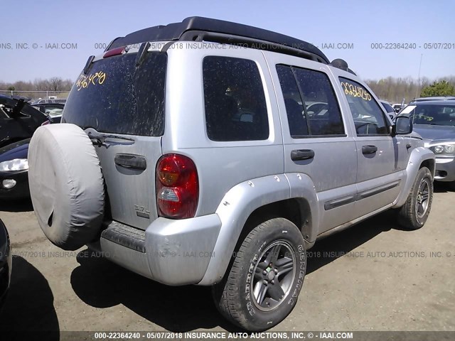 1J4GL38K24W224882 - 2004 JEEP LIBERTY RENEGADE SILVER photo 4