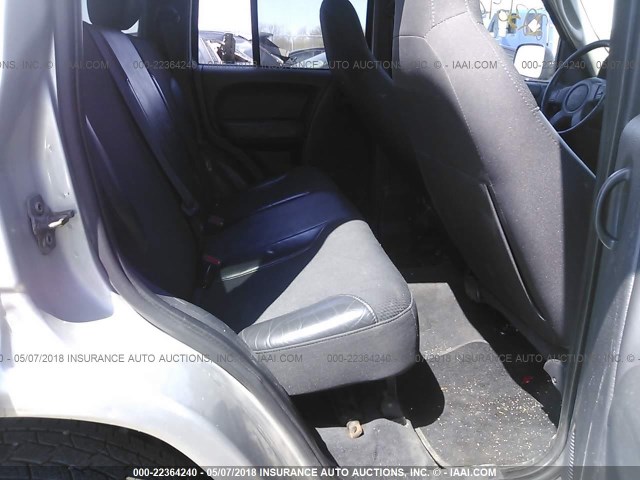 1J4GL38K24W224882 - 2004 JEEP LIBERTY RENEGADE SILVER photo 8