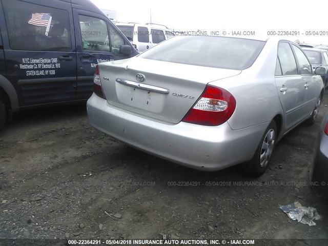 4T1BE32K93U771124 - 2003 TOYOTA CAMRY LE/XLE/SE SILVER photo 4
