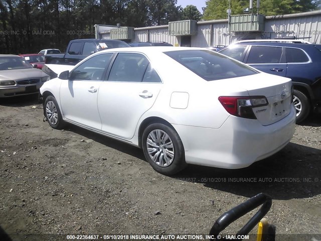 4T4BF1FK0CR227726 - 2012 TOYOTA CAMRY SE/LE/XLE WHITE photo 3