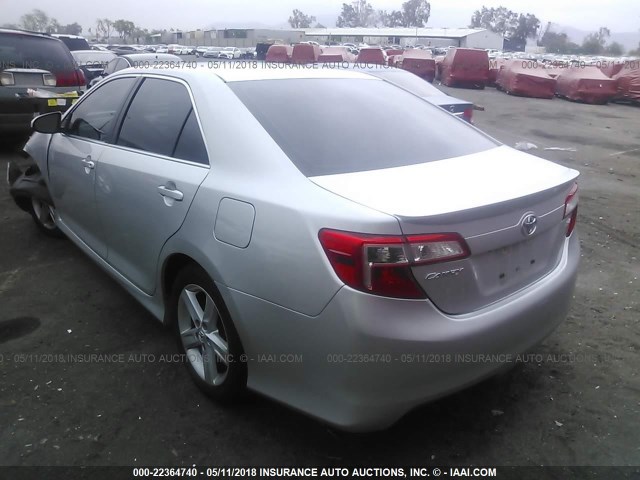 4T1BF1FK5EU451507 - 2014 TOYOTA CAMRY L/SE/LE/XLE 银色 照片 3