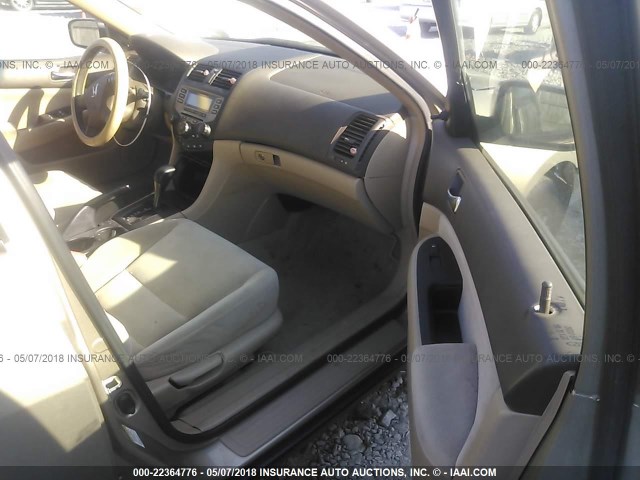 1HGCM56126A119039 - 2006 HONDA ACCORD VALUE GOLD photo 5