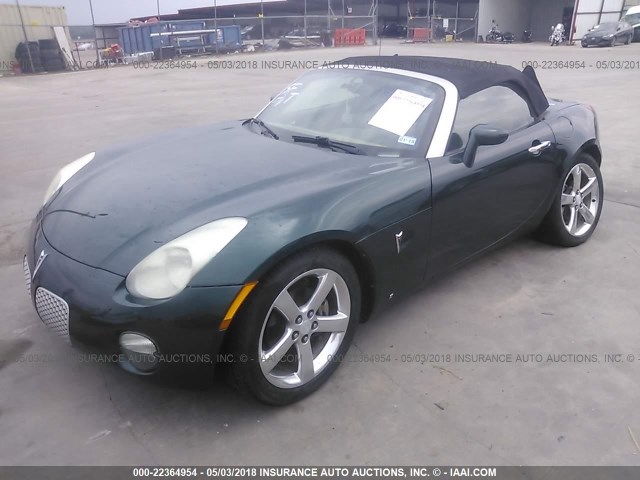 1G2MB33B66Y109992 - 2006 PONTIAC SOLSTICE GREEN photo 2