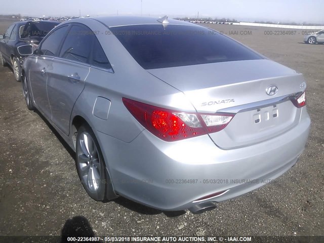 5NPEC4AB4BH258046 - 2011 HYUNDAI SONATA SE/LIMITED SILVER photo 3