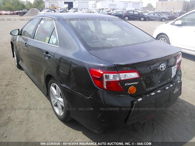 4T1BF1FK9EU370378 - 2014 TOYOTA CAMRY L/SE/LE/XLE შავი ფოტო 3