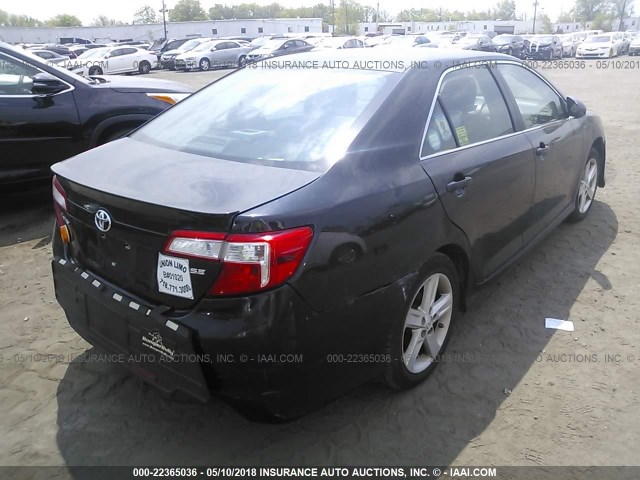 4T1BF1FK9EU370378 - 2014 TOYOTA CAMRY L/SE/LE/XLE შავი ფოტო 4