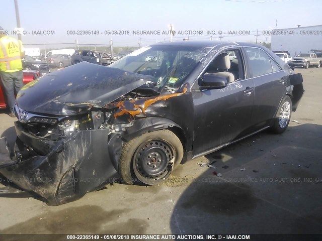 4T4BF1FK3CR171720 - 2012 TOYOTA CAMRY SE/LE/XLE GRAY photo 2