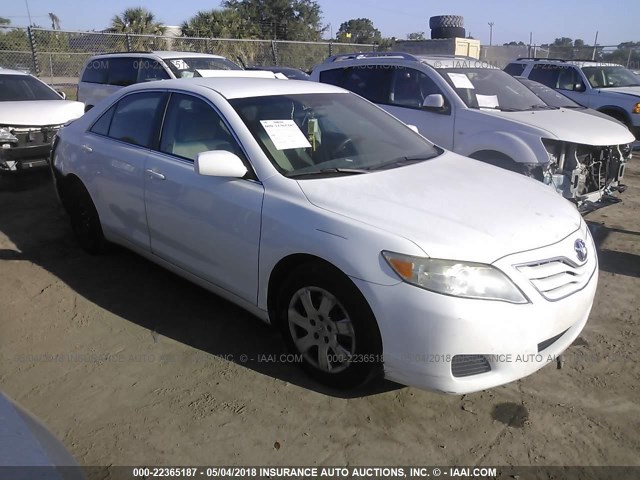 4T1BF3EK1AU547920 - 2010 TOYOTA CAMRY SE/LE/XLE 白色 照片 1