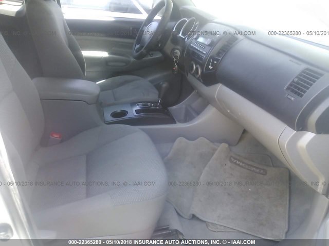 5TETX22N06Z300529 - 2006 TOYOTA TACOMA ACCESS CAB Weiß Foto 5