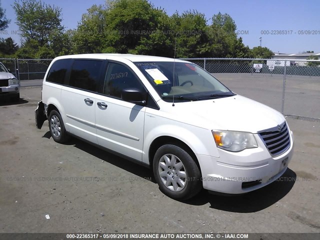 2A8HR44H28R776284 - 2008 CHRYSLER TOWN & COUNTRY LX WHITE photo 1