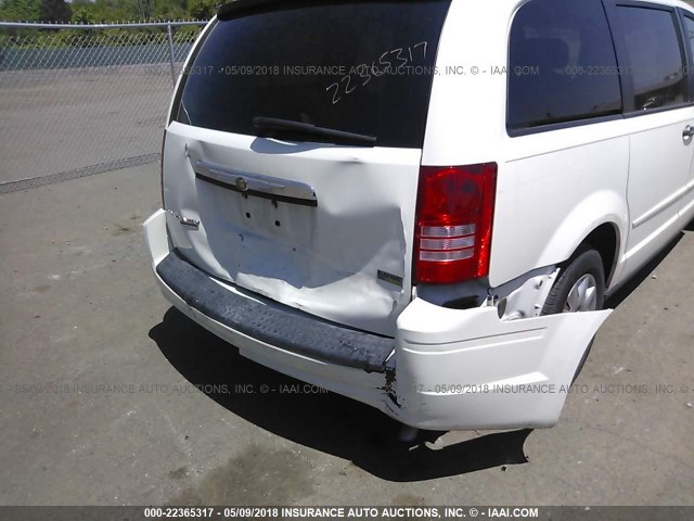 2A8HR44H28R776284 - 2008 CHRYSLER TOWN & COUNTRY LX WHITE photo 6