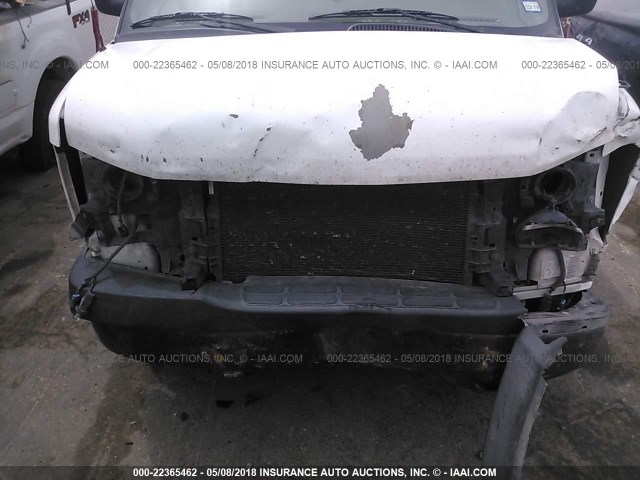 1GCGG29C681187172 - 2008 CHEVROLET EXPRESS G2500  WHITE photo 6