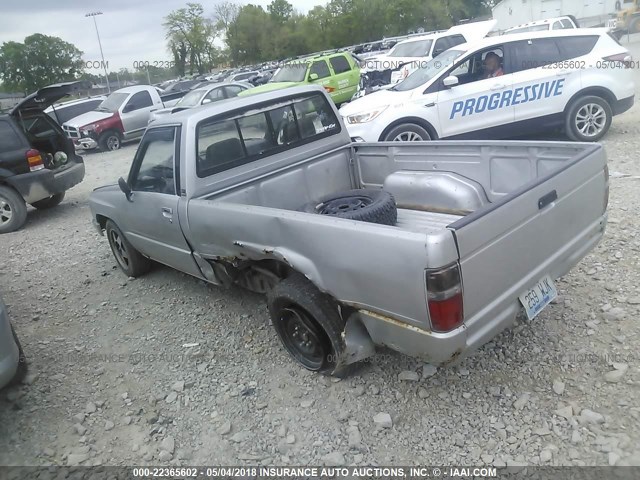 JT4RN50A6J5167126 - 1988 TOYOTA PICKUP 1/2 TON RN50 GRAY photo 3