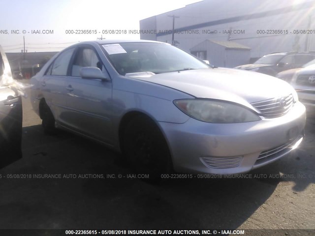 4T1BE30K56U670895 - 2006 TOYOTA CAMRY LE/XLE/SE SILVER photo 1