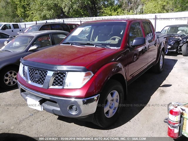 1N6AD07W66C426749 - 2006 NISSAN FRONTIER CREW CAB LE/SE/OFF ROAD RED photo 2